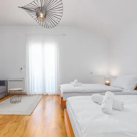 Apartments L&D Biograd Na Moru Esterno foto