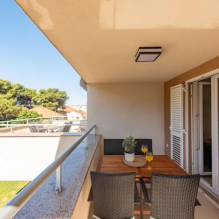 Apartments L&D Biograd Na Moru Esterno foto
